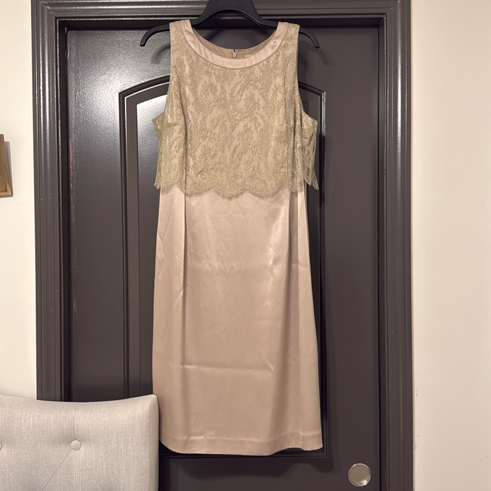 St. John Vegas gold lace and satin silk sleeveless midi knee length dress